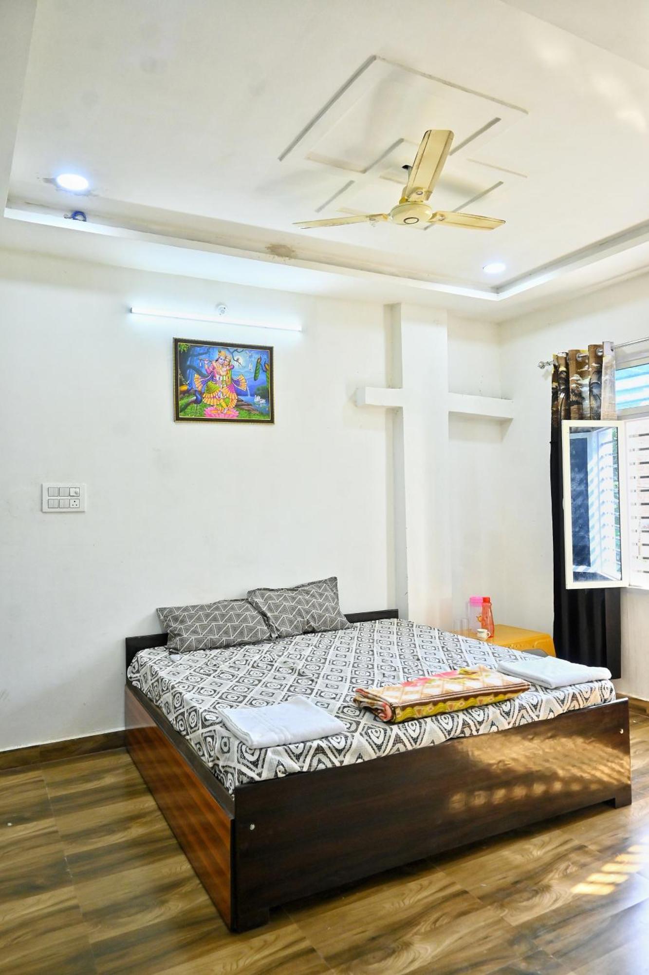 Pitambra Dham Guest house Vrindavan