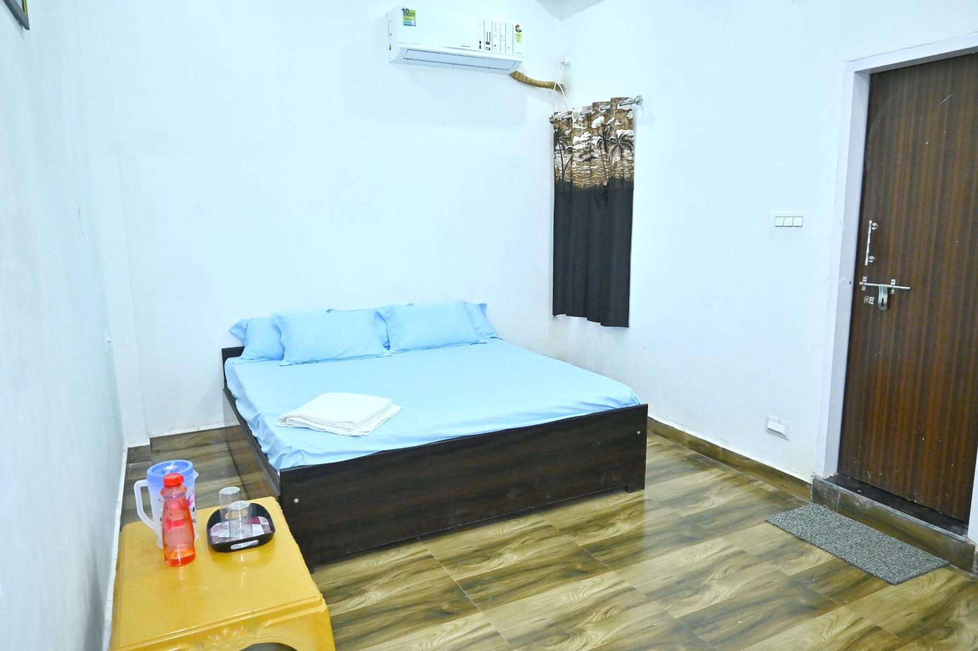 Pitambra Dham Guest house *