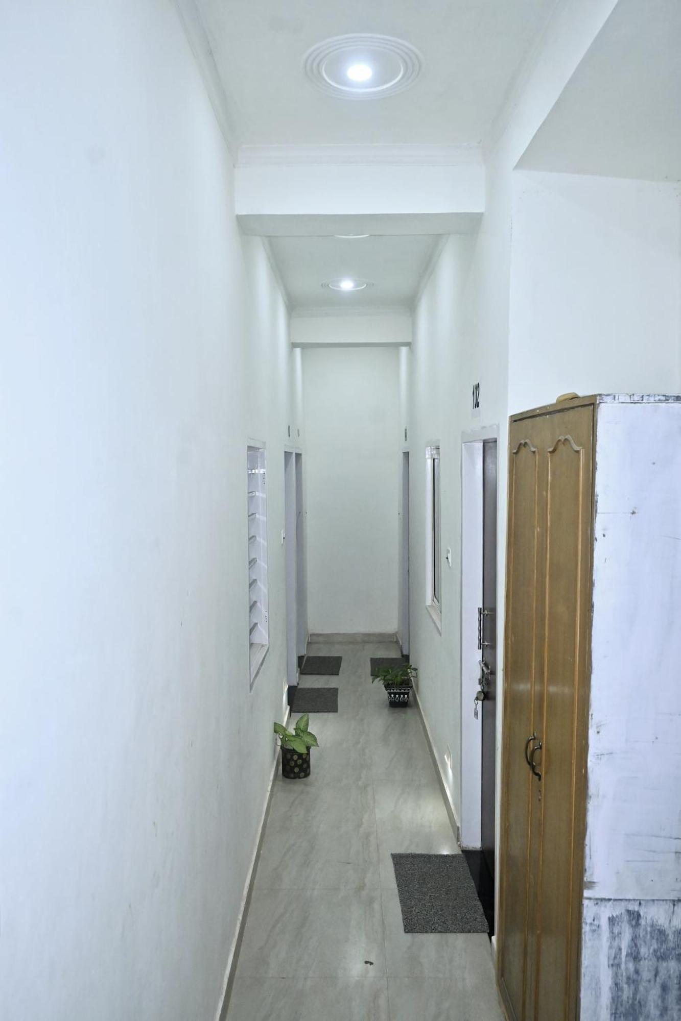 Pitambra Dham Guest house *